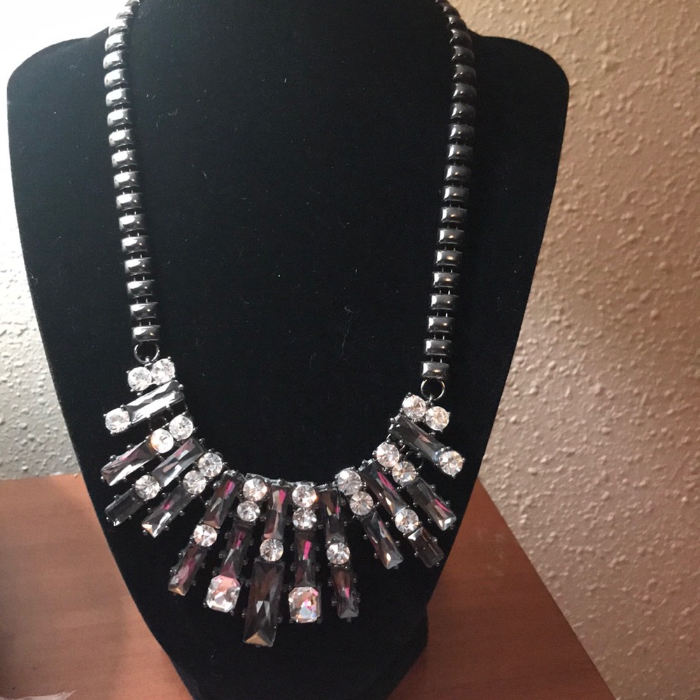 $4/20 🔥 Statement necklace rhinestone and ???